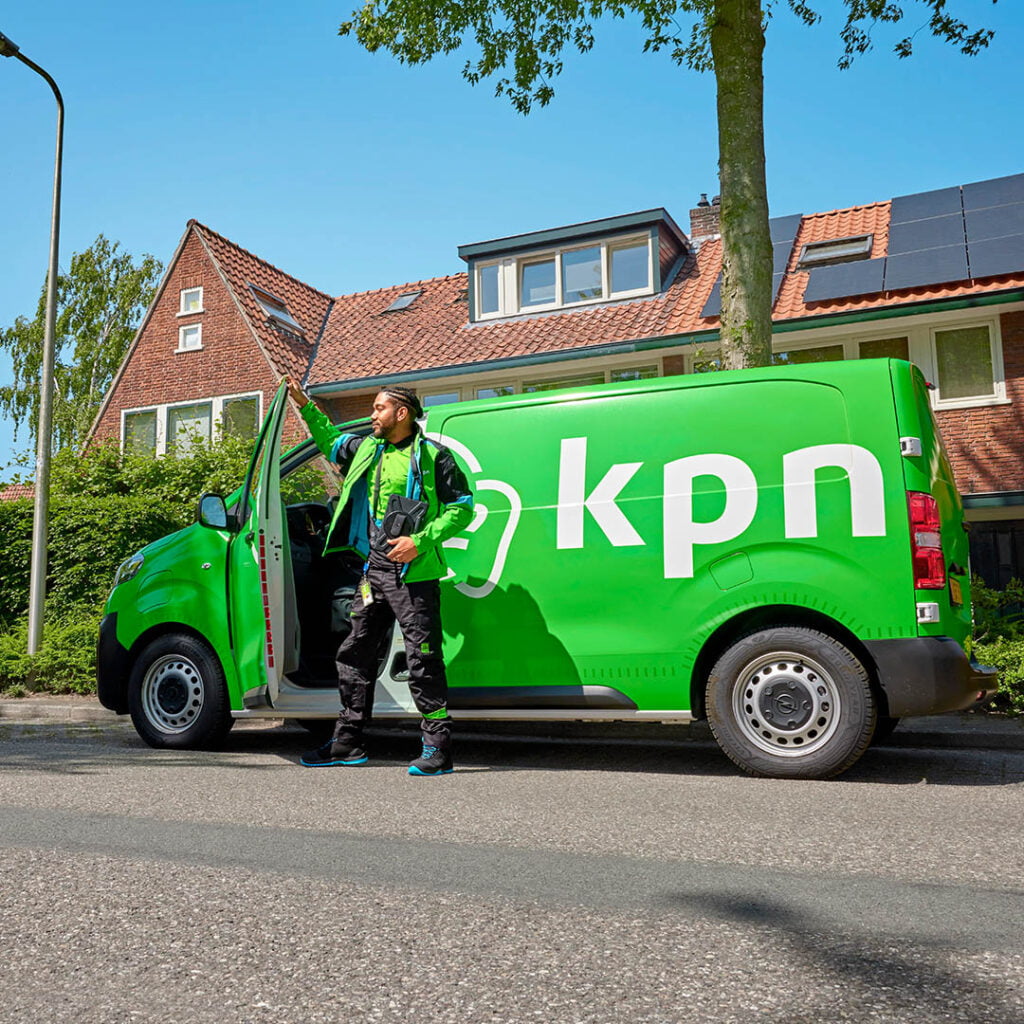 KPN Groen busje met monteur